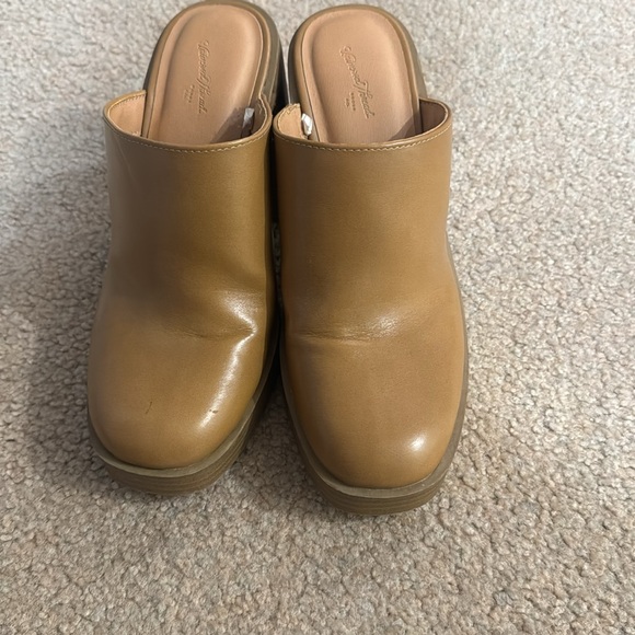 Universal Thread Tan Mules - Picture 3 of 4